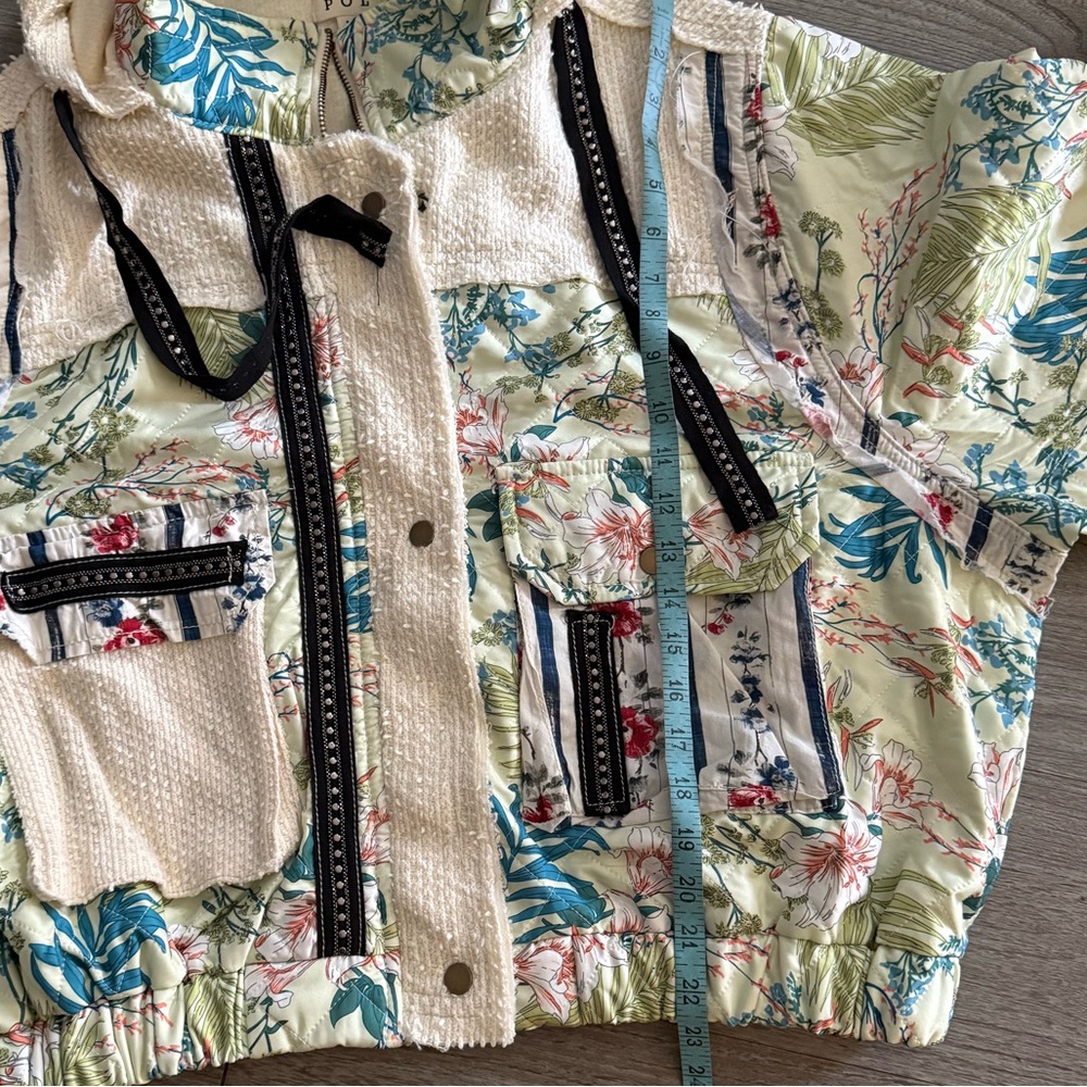 POL Floral Quilted Jacket with Hood - Picture 8 of 11